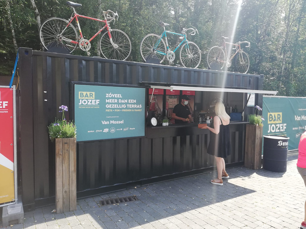 ContainerID plug & play Container bar Bikes on container, sunny day at Bar Jozef, at Bokrijk