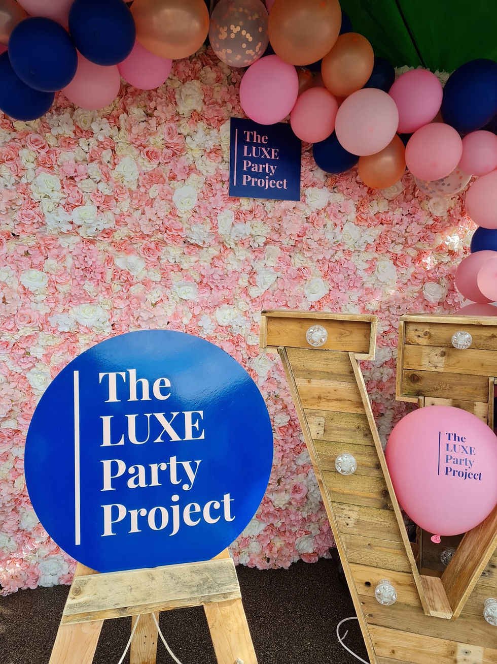 Thumbnail: Printed discs and signs