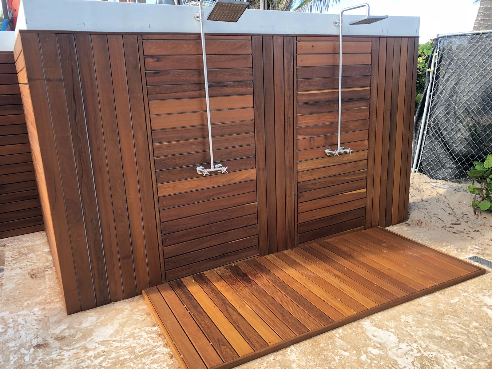 Outdoor Showers Extreme Decks