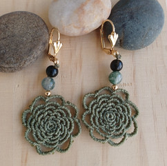 boucles d'oreilles artisanales tissées avec labradorite et perle de lune