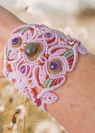 Miniature : Manchette TAOUSERT en micro-macramé