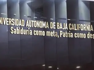 Inscriben lema de la UABCS en el muro de honor del Congreso del Estado