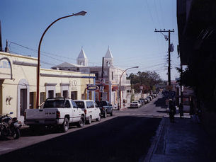 Avanzan trabajos para mejorar calles dañadas por el desgaste del pavimento