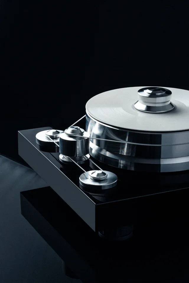 Pro-Ject Turntable Silver and Black