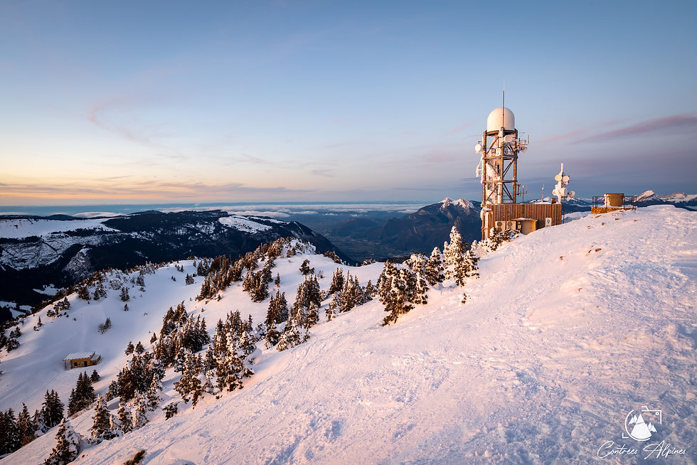 L'antenne du Moucherotte avec les couleurs du soir.