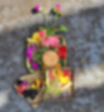 Offrandes à partir de paniers tressés en feuilles de palmier