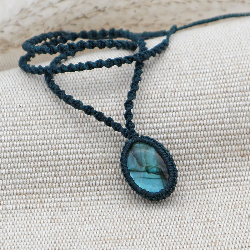 Miniaturbild: Kette mit Labradorit Cabochon // perlenzian