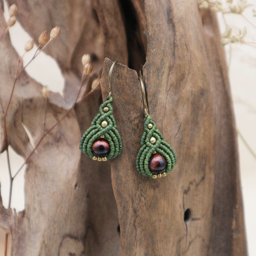 Ohrringe „MALU“ mit rotem Tigerauge // moosgrün