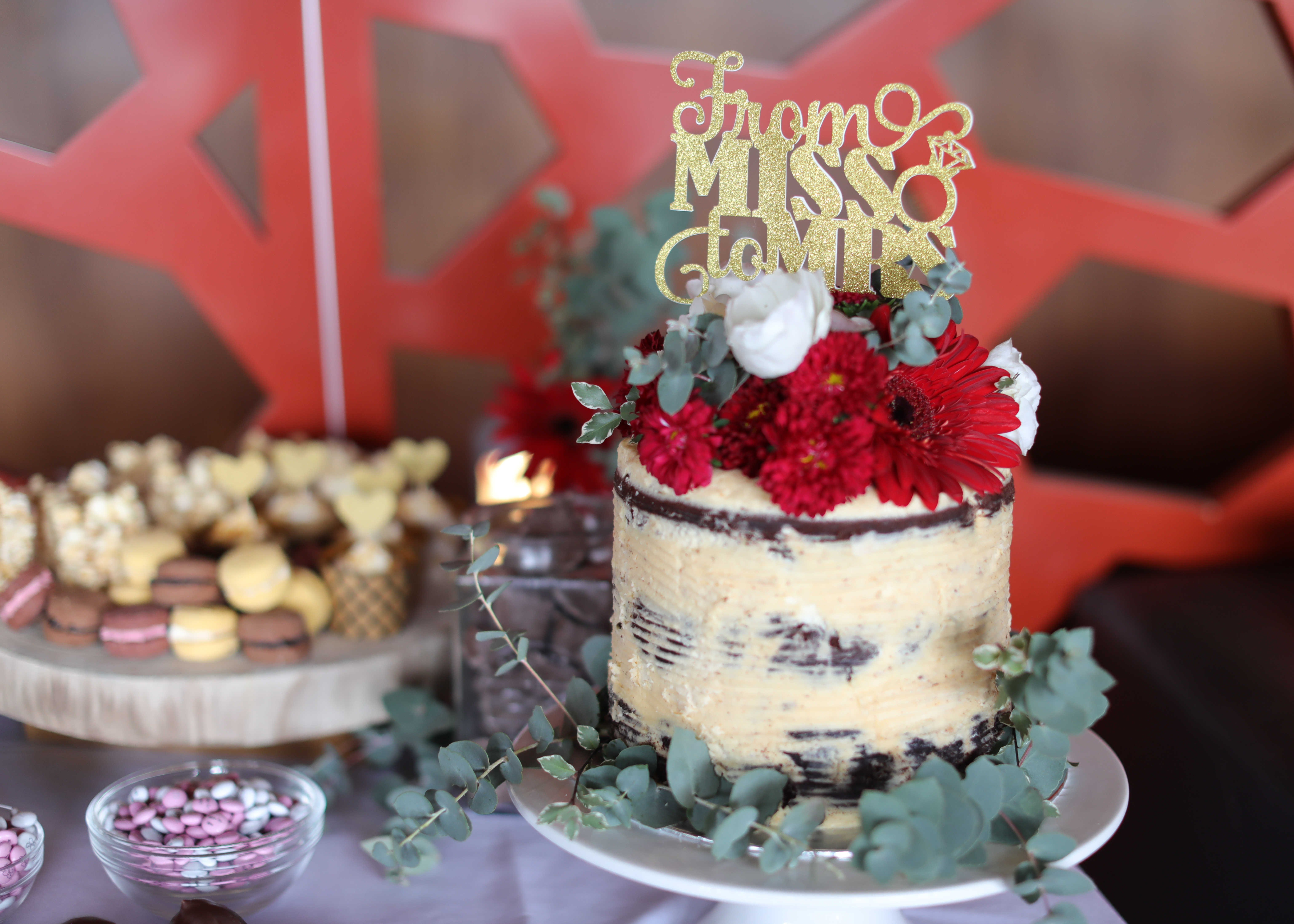 Lisa's Hens - Macrame + Makeup