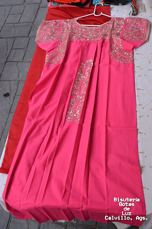 Vestdo Rosa con Dorado