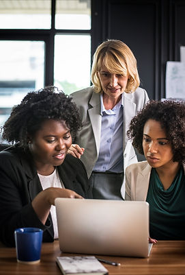 businesswomen-working-laptop.jpg