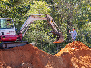 How to Hire a Land Contractor?