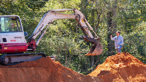 How to Hire a Land Contractor?