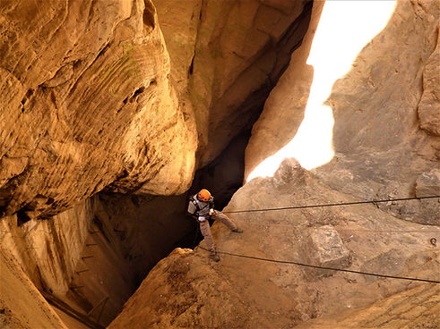 joven rapel cañon de autisha
