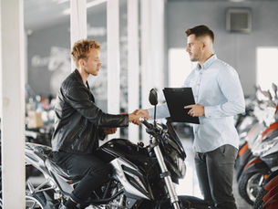 Why Now is the Right Time to Start a Two-Wheeler Franchise in India