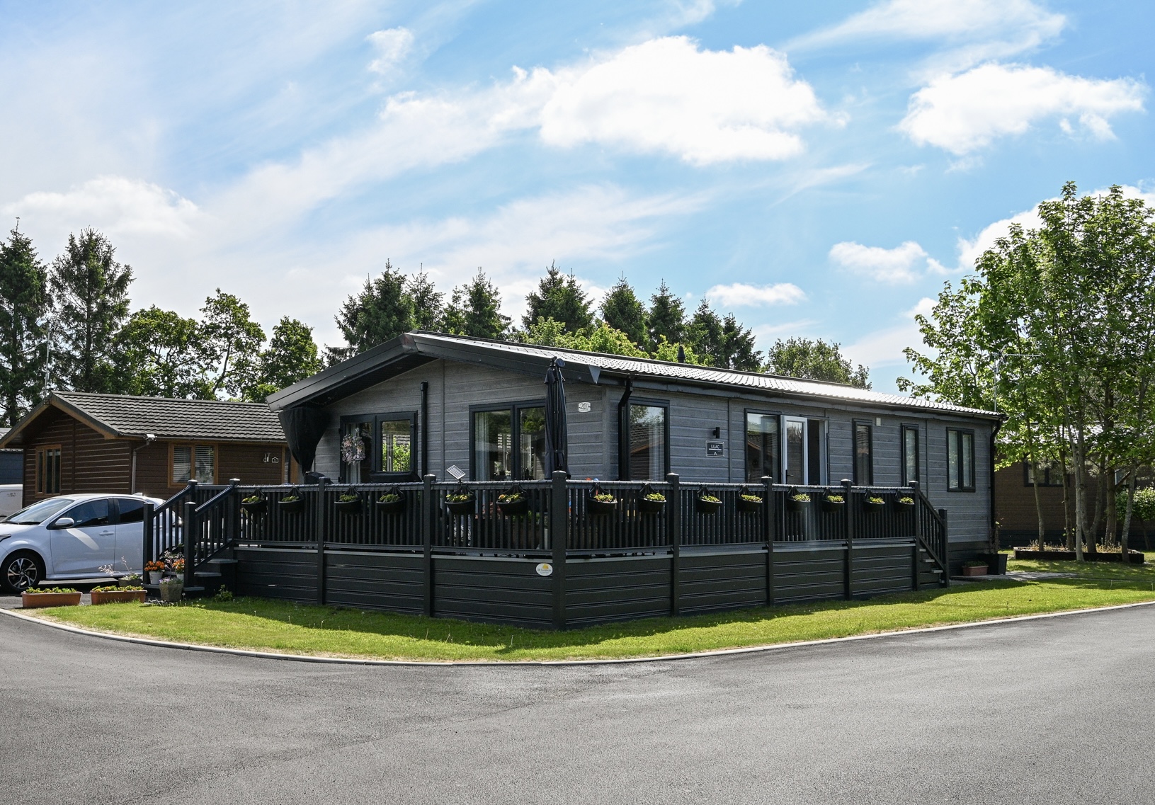 Atlas Lilac lodge exterior