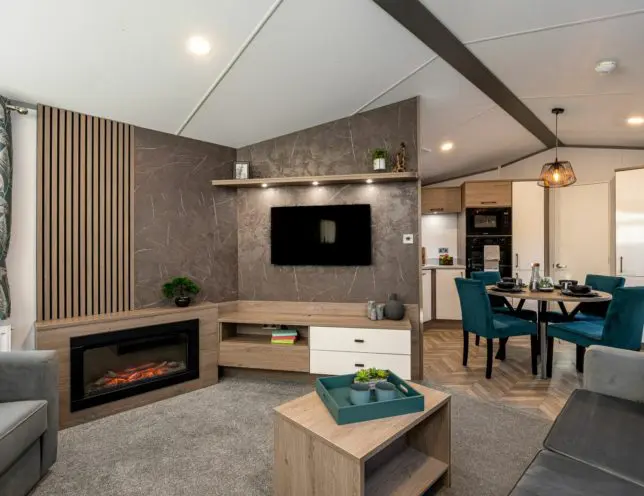 Atlas Status lodge living space