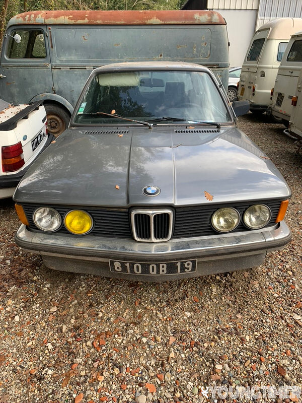 BMW 318 E21