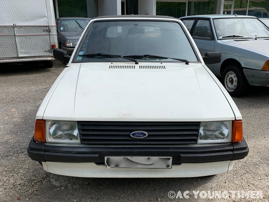 Ford Escort Cabriolet 1500€