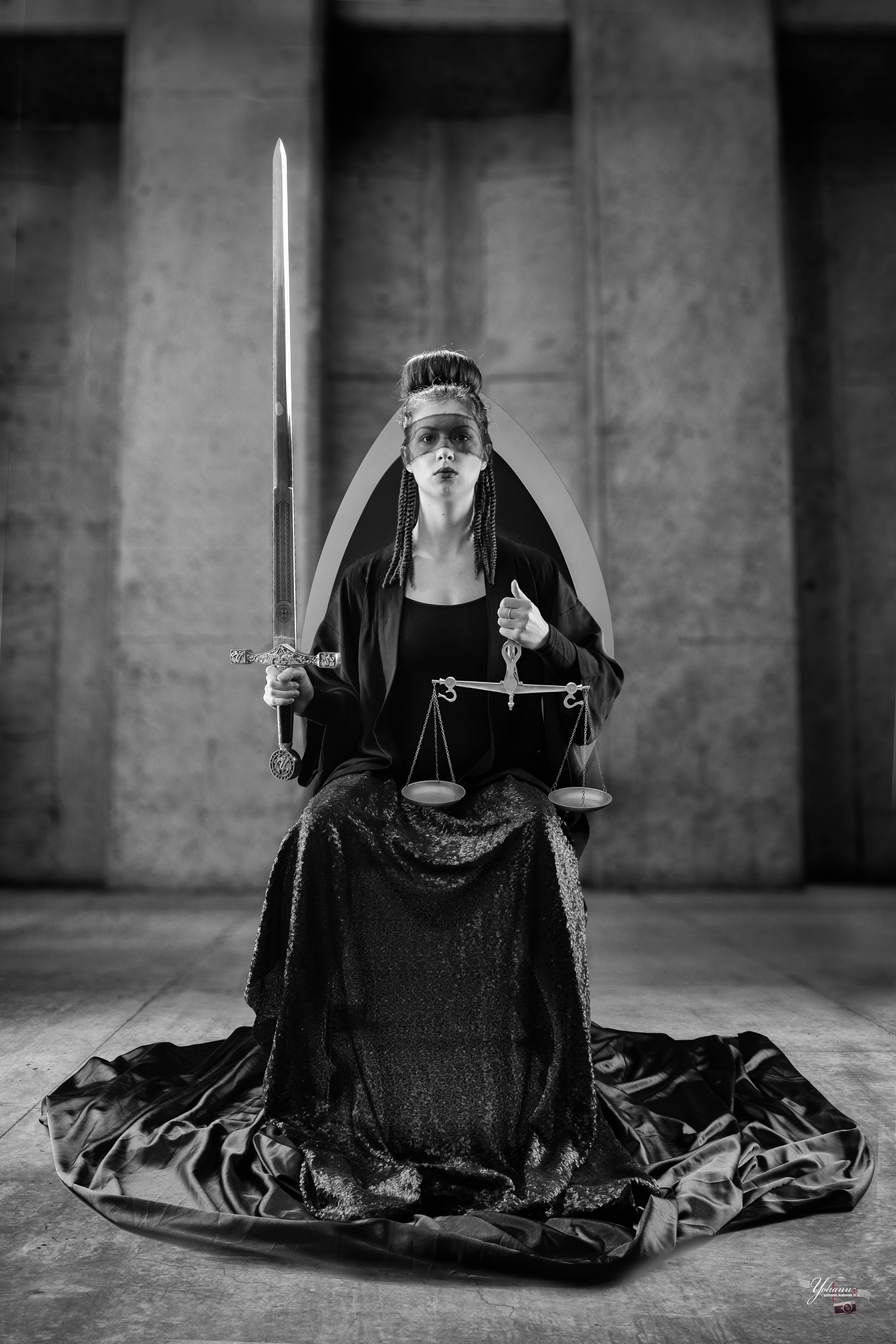 Une photo inspirée de la carte de la Justice du tarot par Yes Photographies