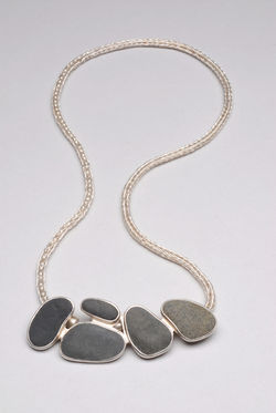 Neckpiece w woven chain