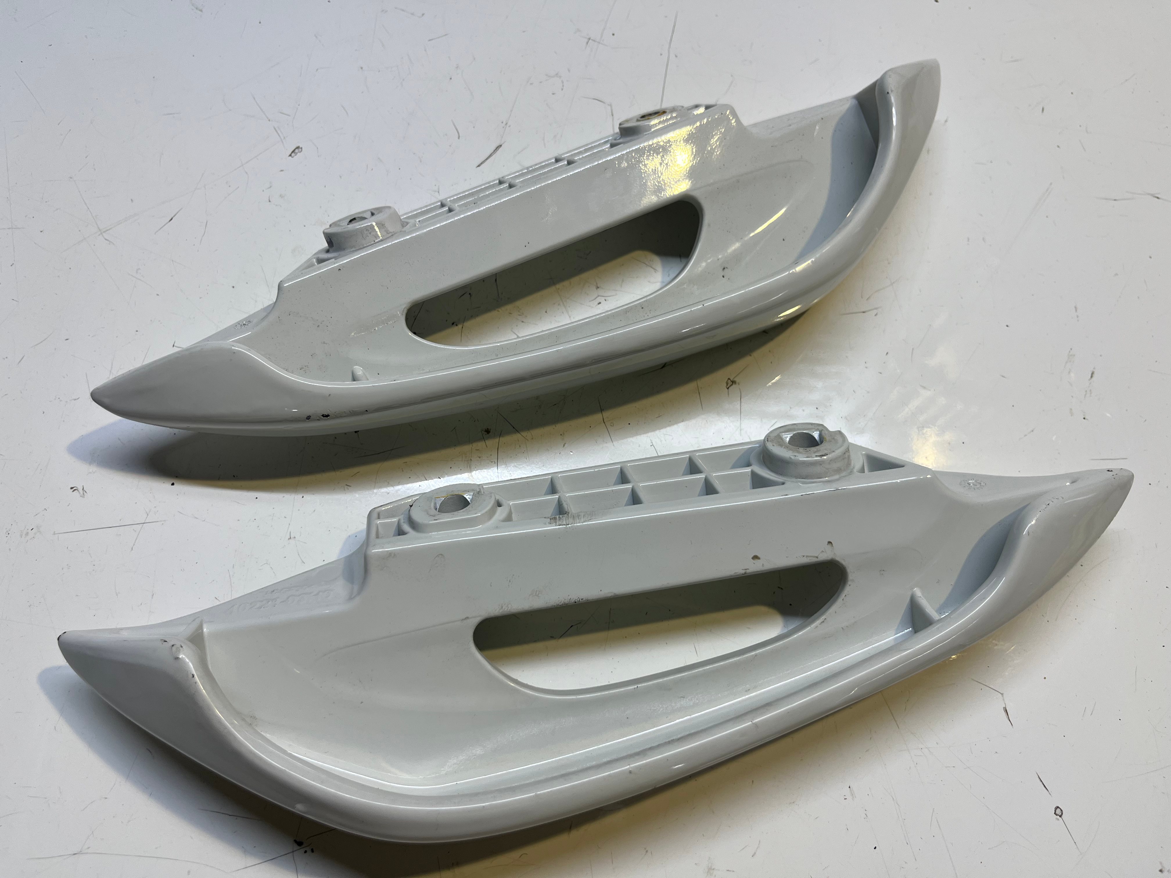 Burgman 200 arka tutamak , 2000 TL orjinal çıkma ,tüm Türkiyeye ücretsiz kargo Eren 44 motor