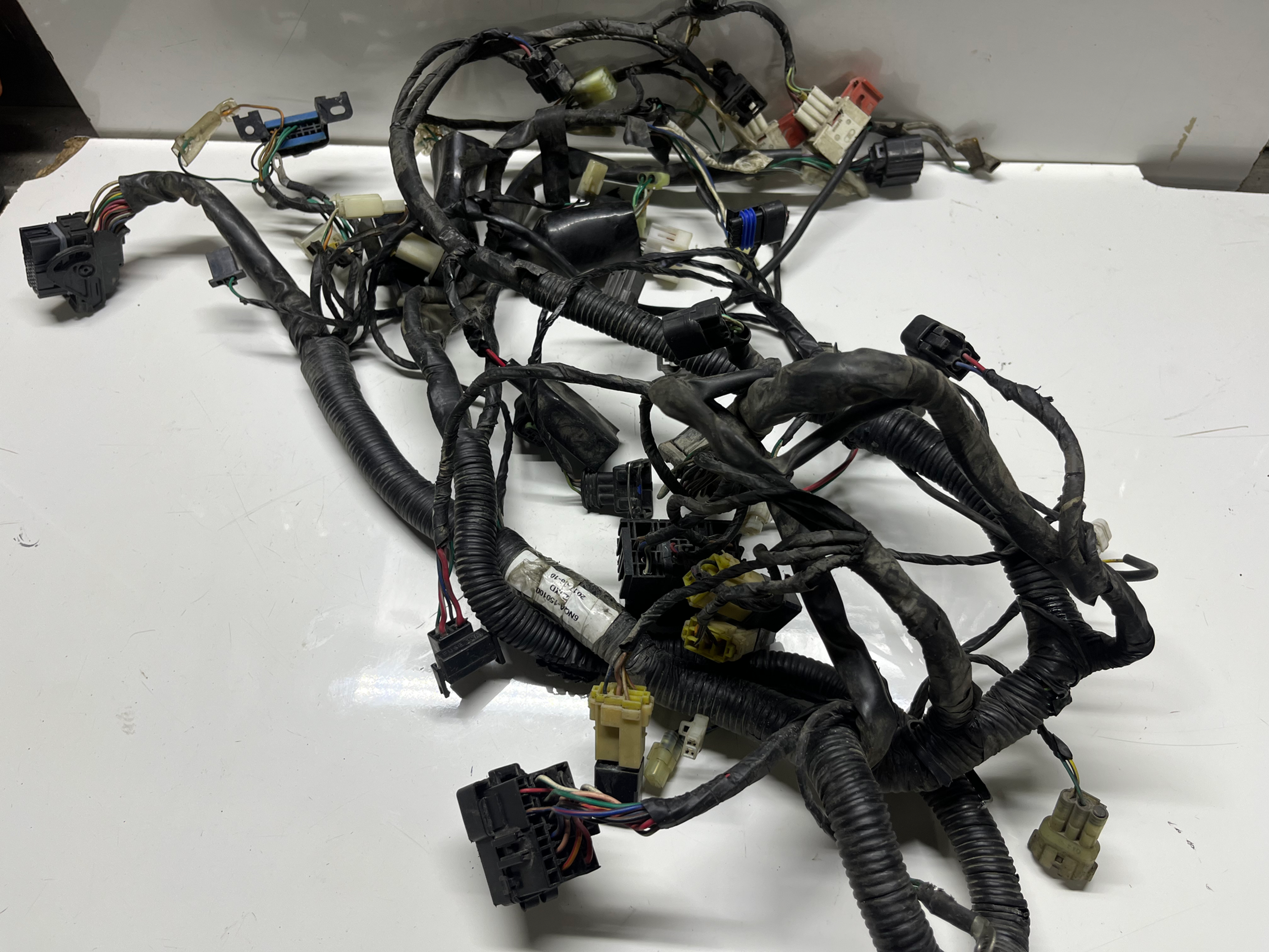 Nk 400 elektirik tesisatı , 6300 TL orjinal çıkma ,tüm Türkiyeye ücretsiz kargo Eren 44 motor