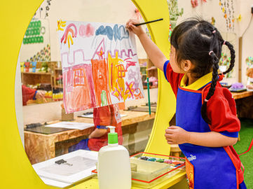 Little painters get their chance to use exhaustive amount of materials provided to them.