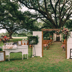 Amanda & JD | New Orleans Wedding with Dark Roux, Blue Gardenia Events, Kim Starr Wise Floral Ev