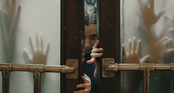 Behind the Scenes, "Çark"