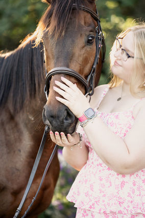 detailed muzzle shot of high school senior photographed with her bay  in Madison, wisconsin