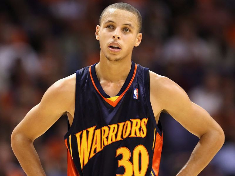 Curry_rookie_Around_the_Game