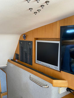 Furuno Nav Screen & Control Panel