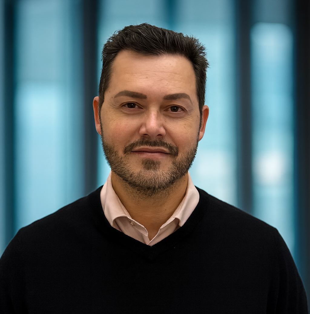 Writer: George Gouveris