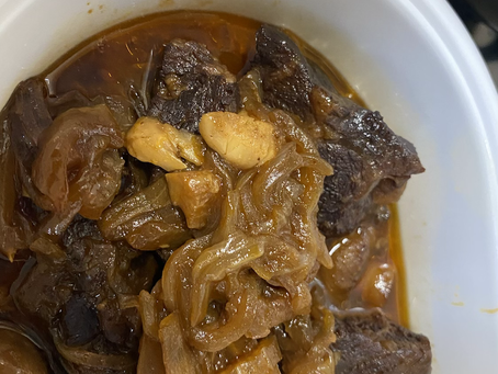 牛スネ肉の赤ワイン煮込み