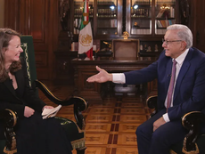 Eliminan entrevista de AMLO con Afinogenova por orden del INE