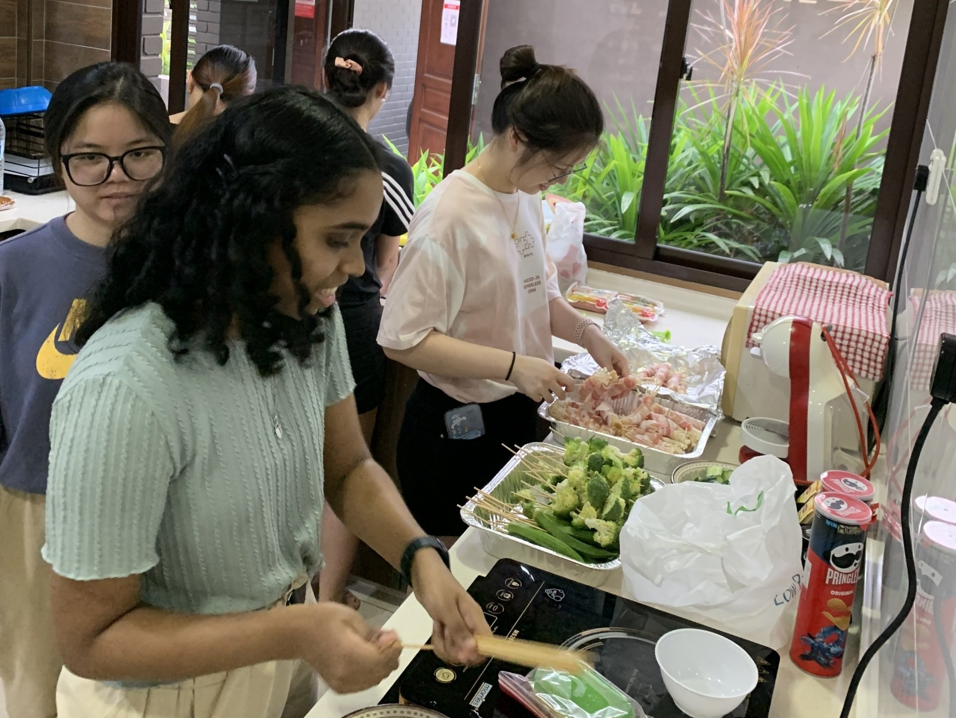 Finally a chalet and bbq outing in the pandemic era! Many thanks to Lee-Search Group for the hard work, the fun, and the great food! (May 2022)
