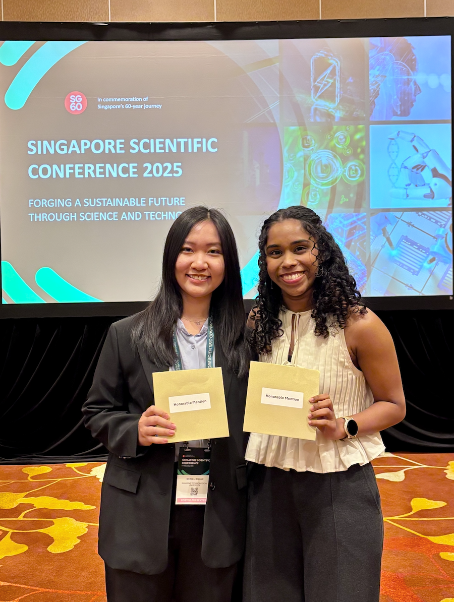Congratulations to Li Shiuan and Veronica for winning Poster Awards Honorable Mentions at the Singapore Scientific Conference 2025! (Dec 2025)