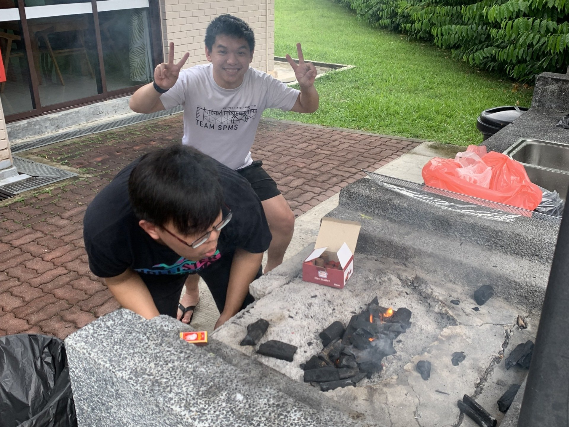 Finally a chalet and bbq outing in the pandemic era! Many thanks to Lee-Search Group for the hard work, the fun, and the great food! (May 2022)