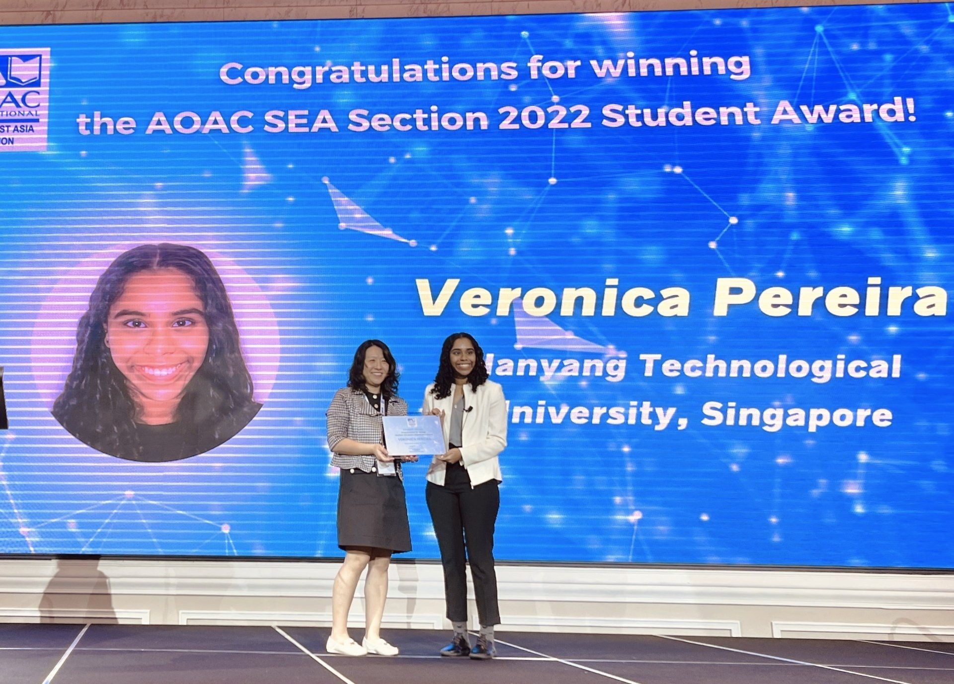 Congratulations to Veronica for winning the AOAC Student Award during her first year graduate studies. (Oct 2022)
