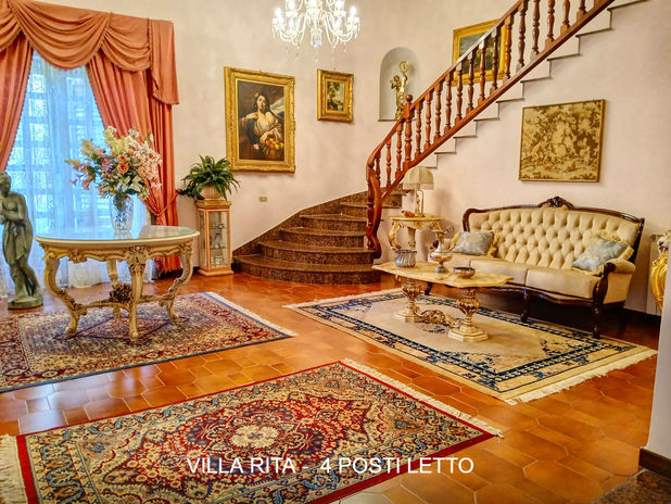 Attico elegante con scala in legno, Vallata #poshleto