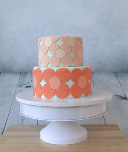 Circles Cake.jpg