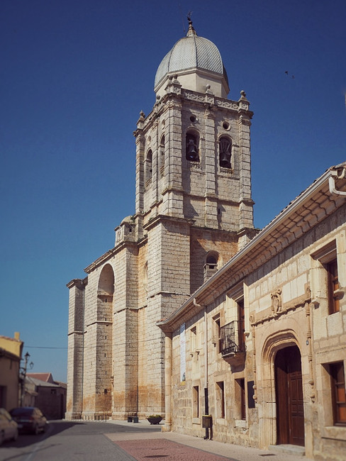 Melgar. Iglesia. Exterior. 