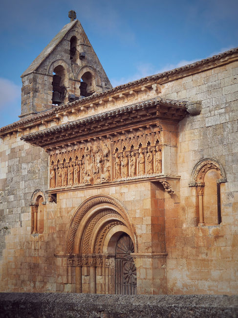 Fachada meridional de la iglesia de moarves