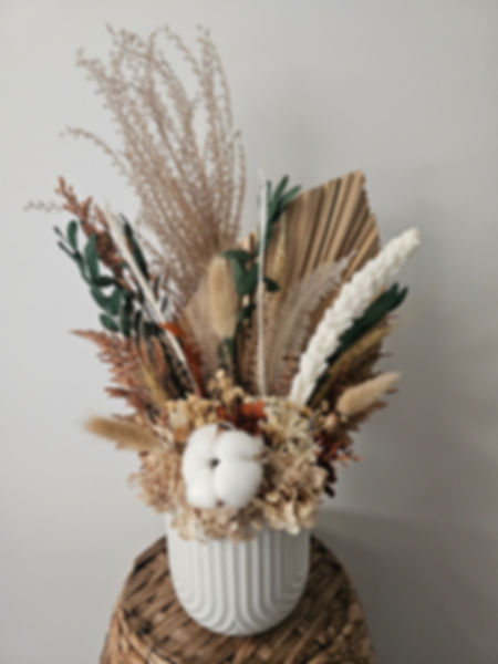 dried flower arrangement