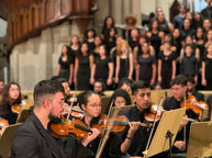 Baccarelli apresenta concerto natalino no Theatro Municipal de São Paulo com Orquestra Sinfônica Heliópolis e Coral Heliópolis