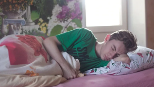 How many hours of sleep do teenagers need during school?