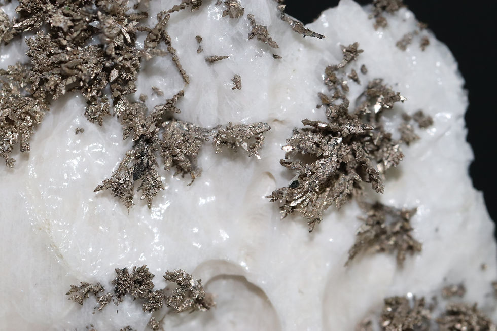 Thumbnail: Morocco Native silver on calcite