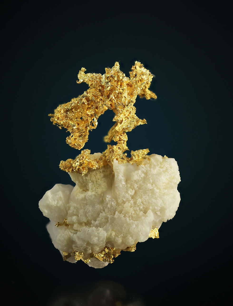 Thumbnail: Crystalized Gold with Elongated Wires on Quartz Folsom District, California