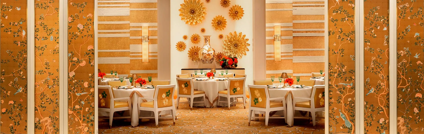 400_Wing_Lei_Group_Dining_Barbara_Kraft.webp